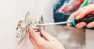 Электромонтажные работы в Каспийске от Мастер24 — электромонтаж под ключ, цены от 1629 руб., заказать услуги