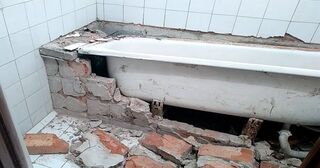 Демонтаж ванны в Каспийске от Мастер24 — быстро, недорого, вывоз старой ванны от 1018 руб.